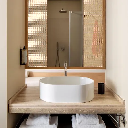 Oda ve Kahvaltı Atel 4*