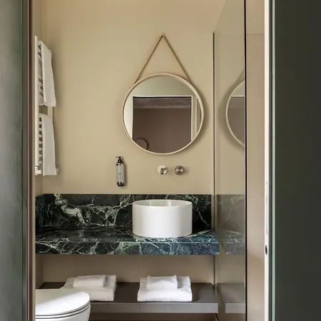 Oda ve Kahvaltı Atel 4*